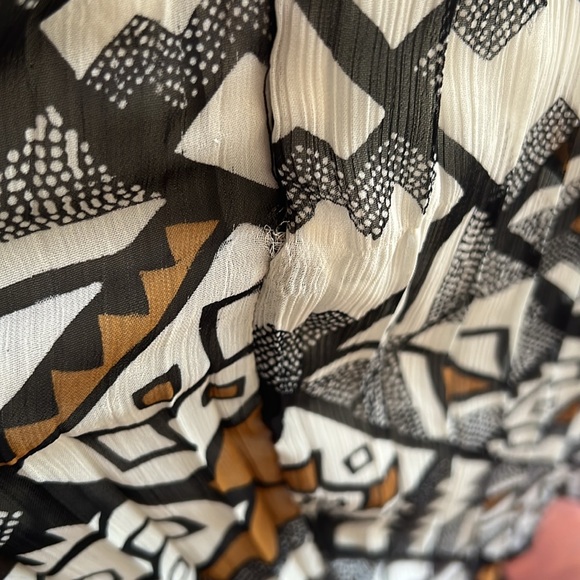 Pleated dress pattern with red color block top - Picture 7 of 8